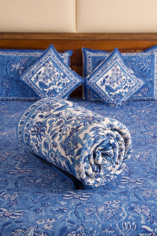 Blue Pottery Bedsheet & Quilt Set