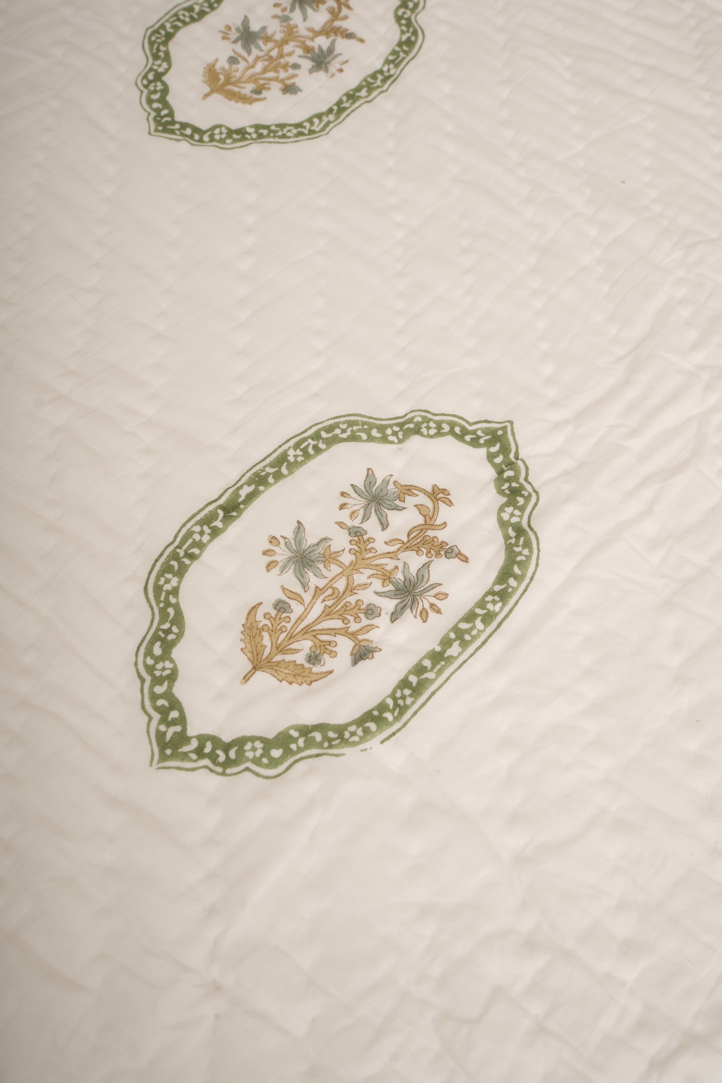 Guldasta Reversible Mulmul Cotton Quilt-King Size