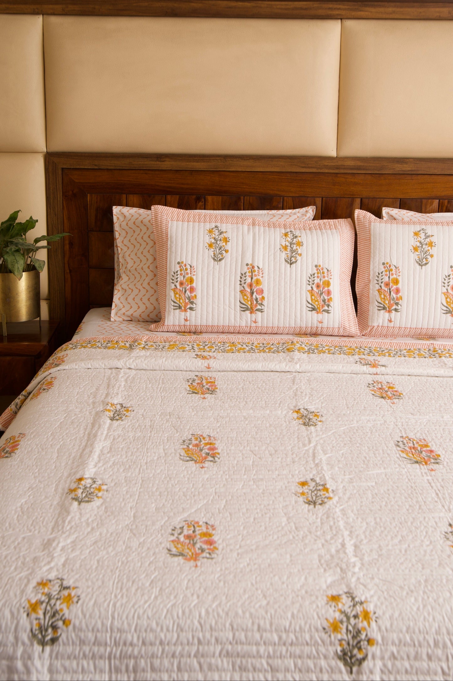 Guldasta Bedsheet & Bedcover Set
