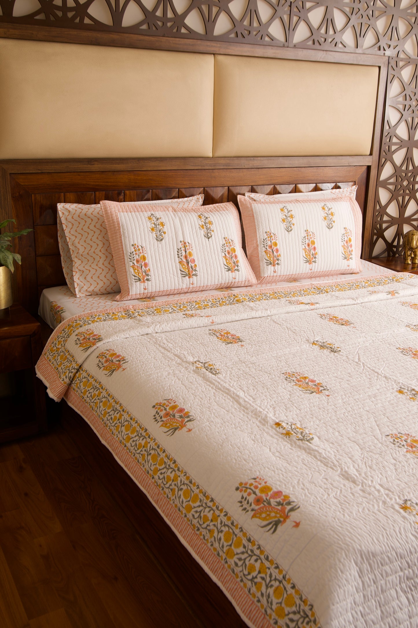 Guldasta Quilted Bedcover