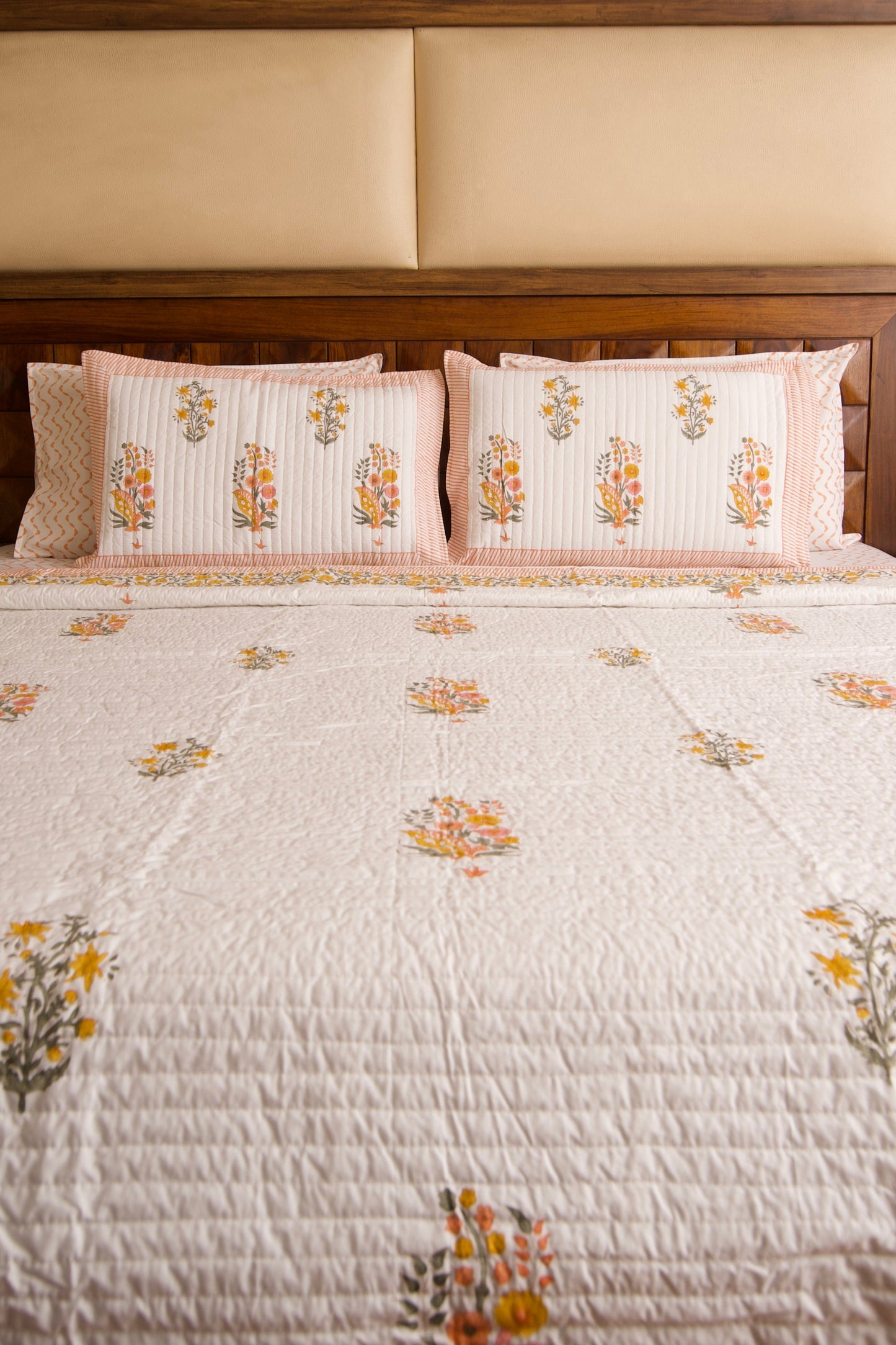 Guldasta Bedsheet & Bedcover Set