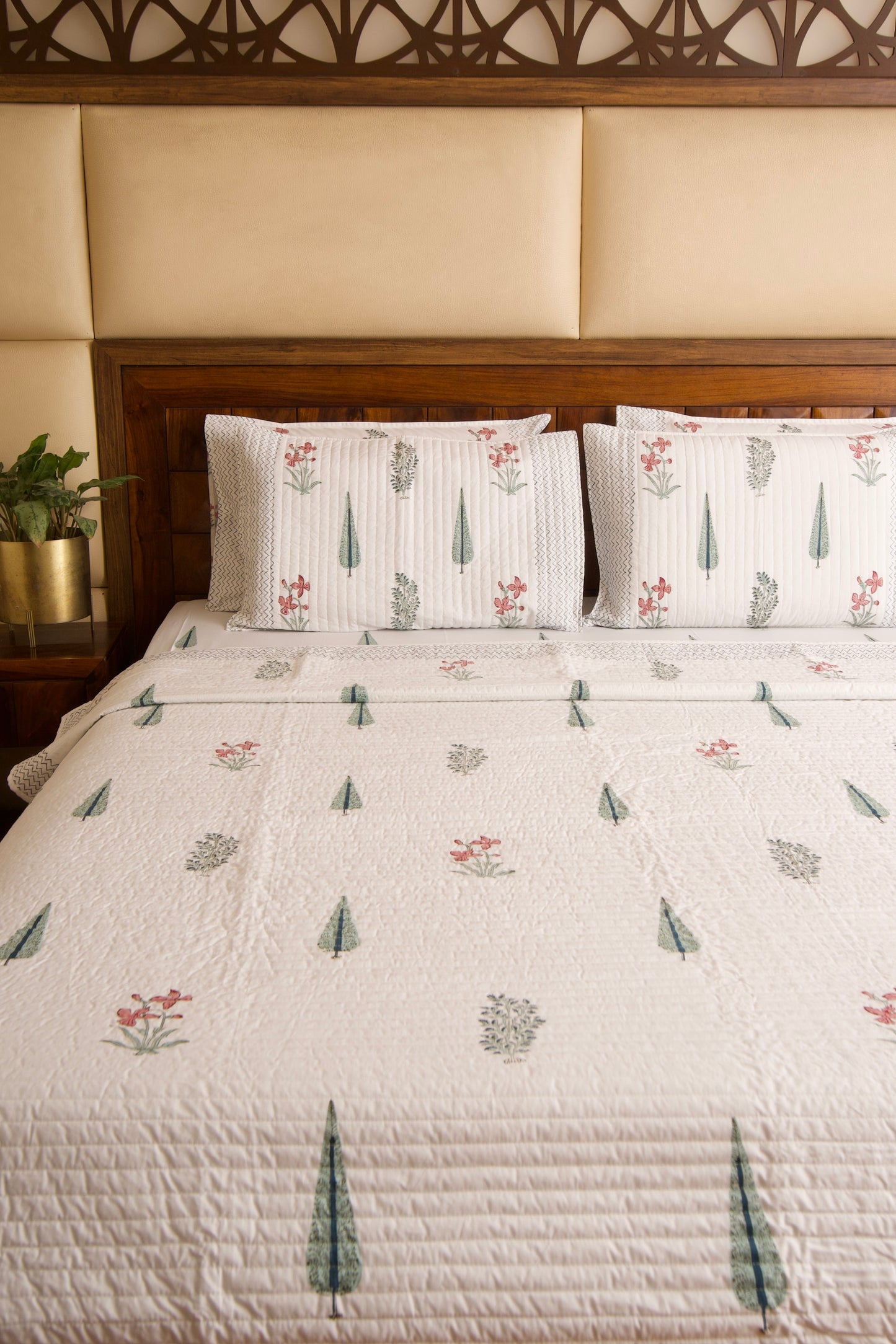 Kaner Bagh Reversible Quilted Bedcover