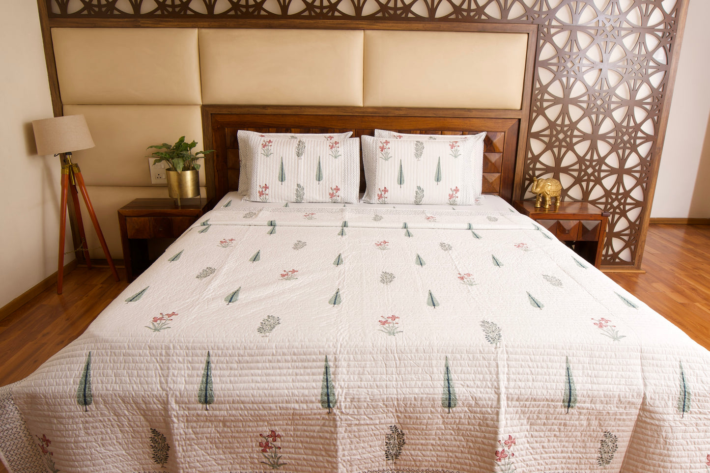 Kaner Bagh Bedsheet & Reversible Bedcover Set