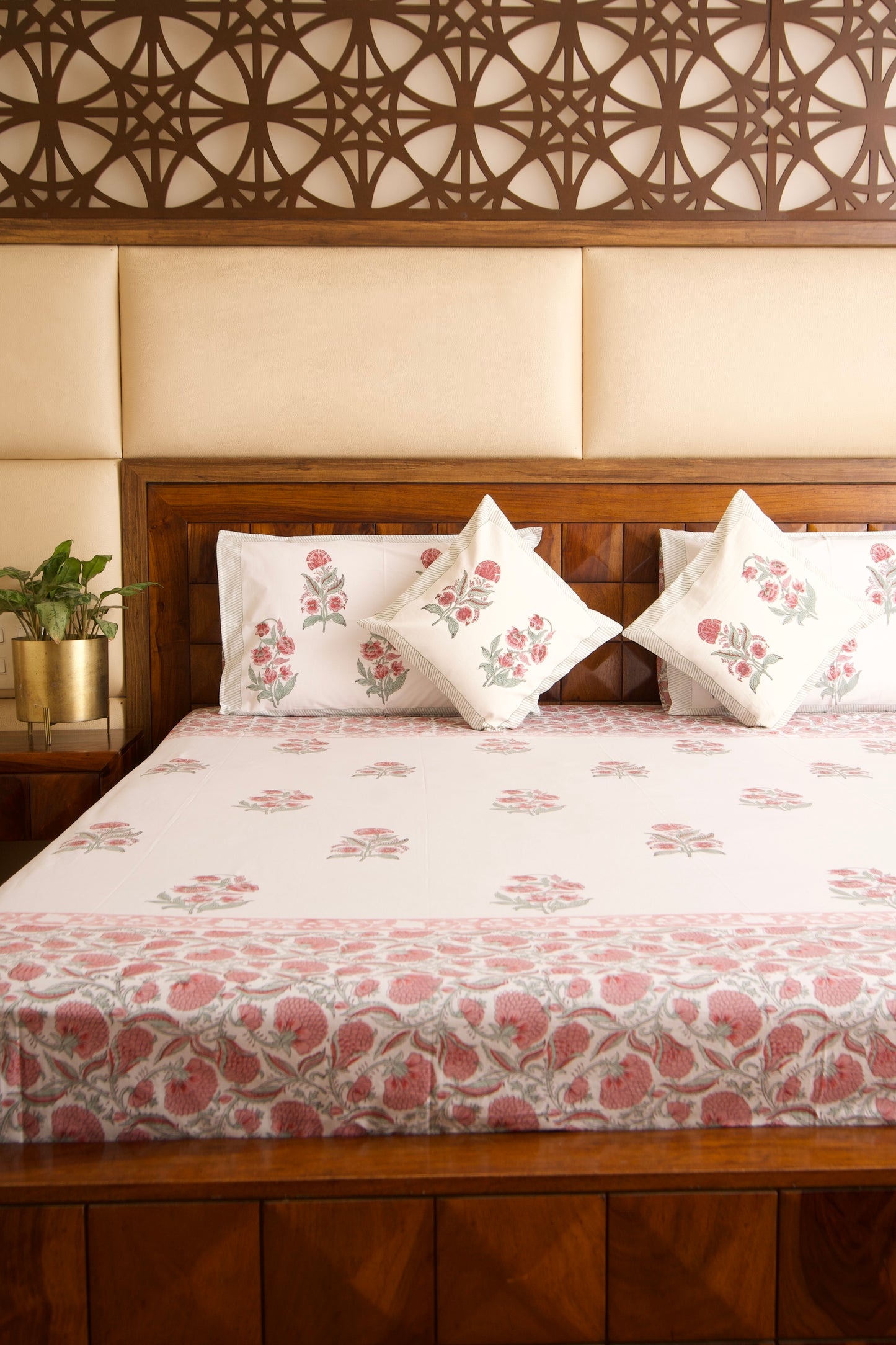 Hibiscus Bedsheet & Dohar Set