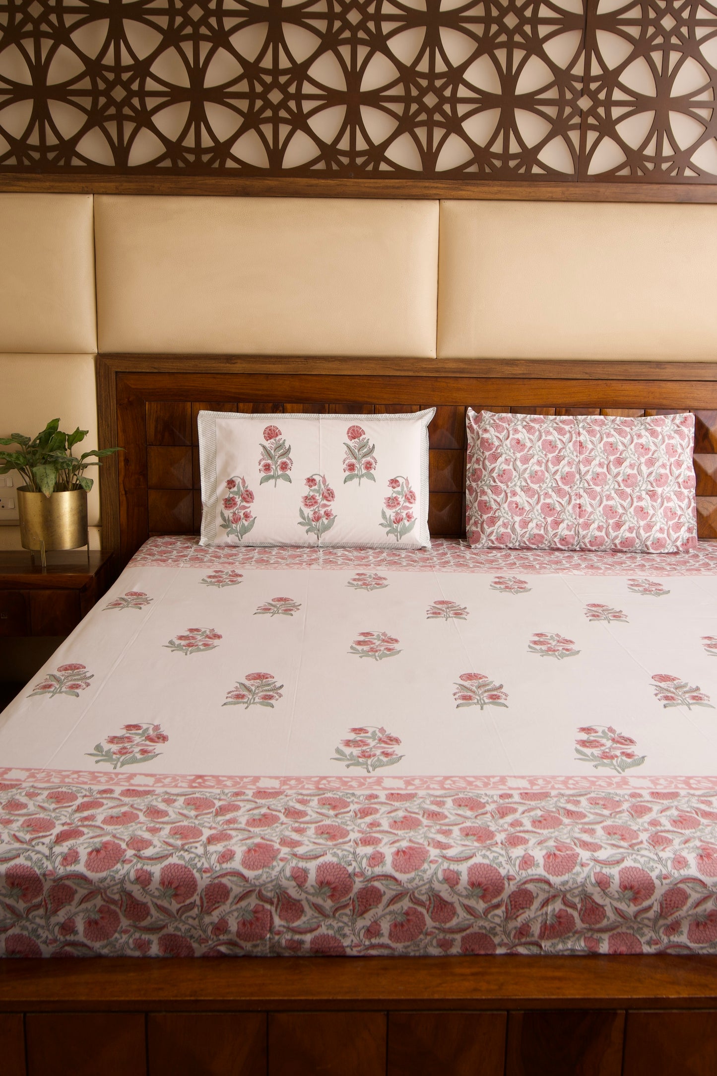 Hibiscus Bedsheet & Dohar Set
