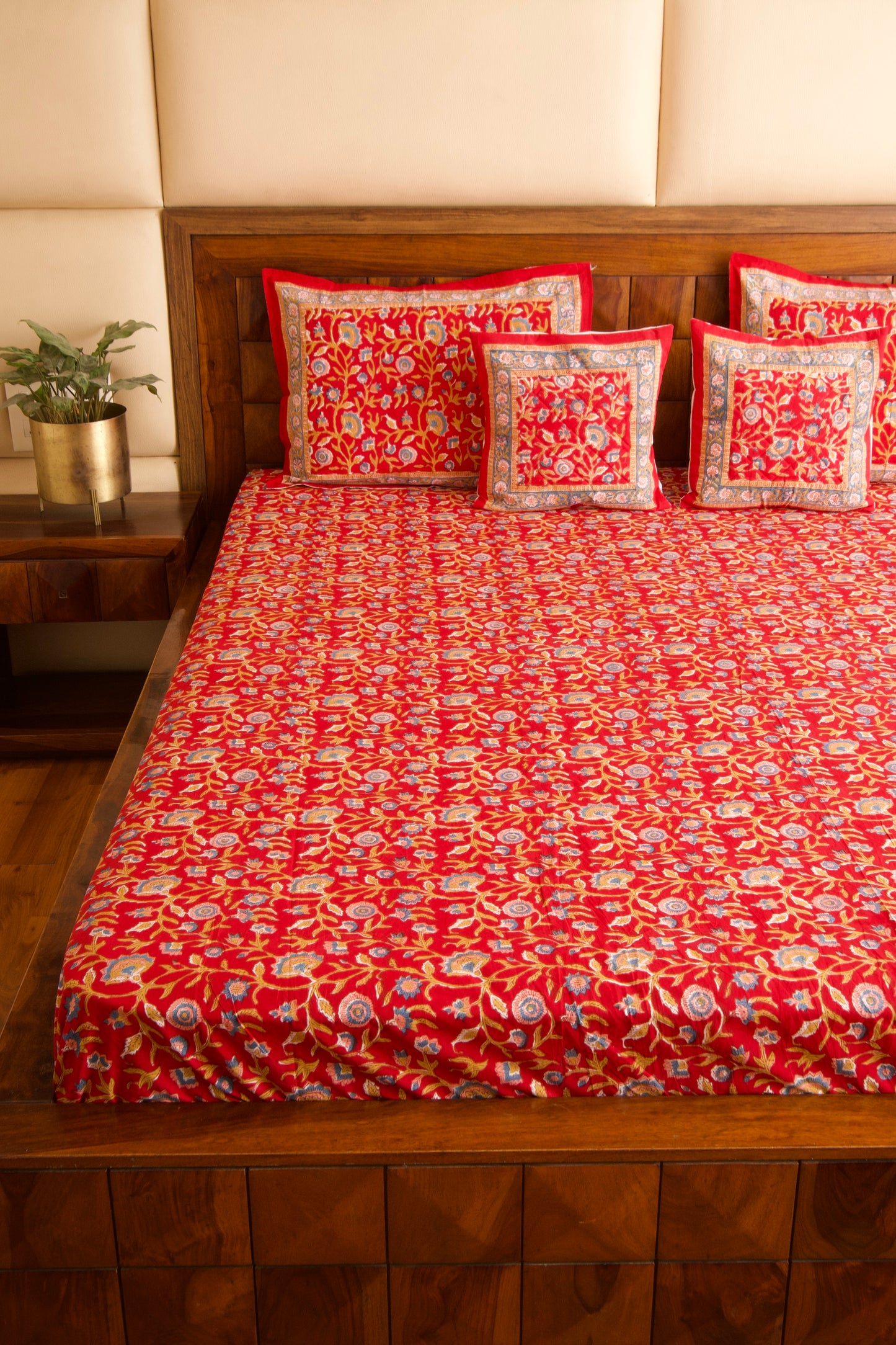 Shalimar Bedsheet & Dohar Set
