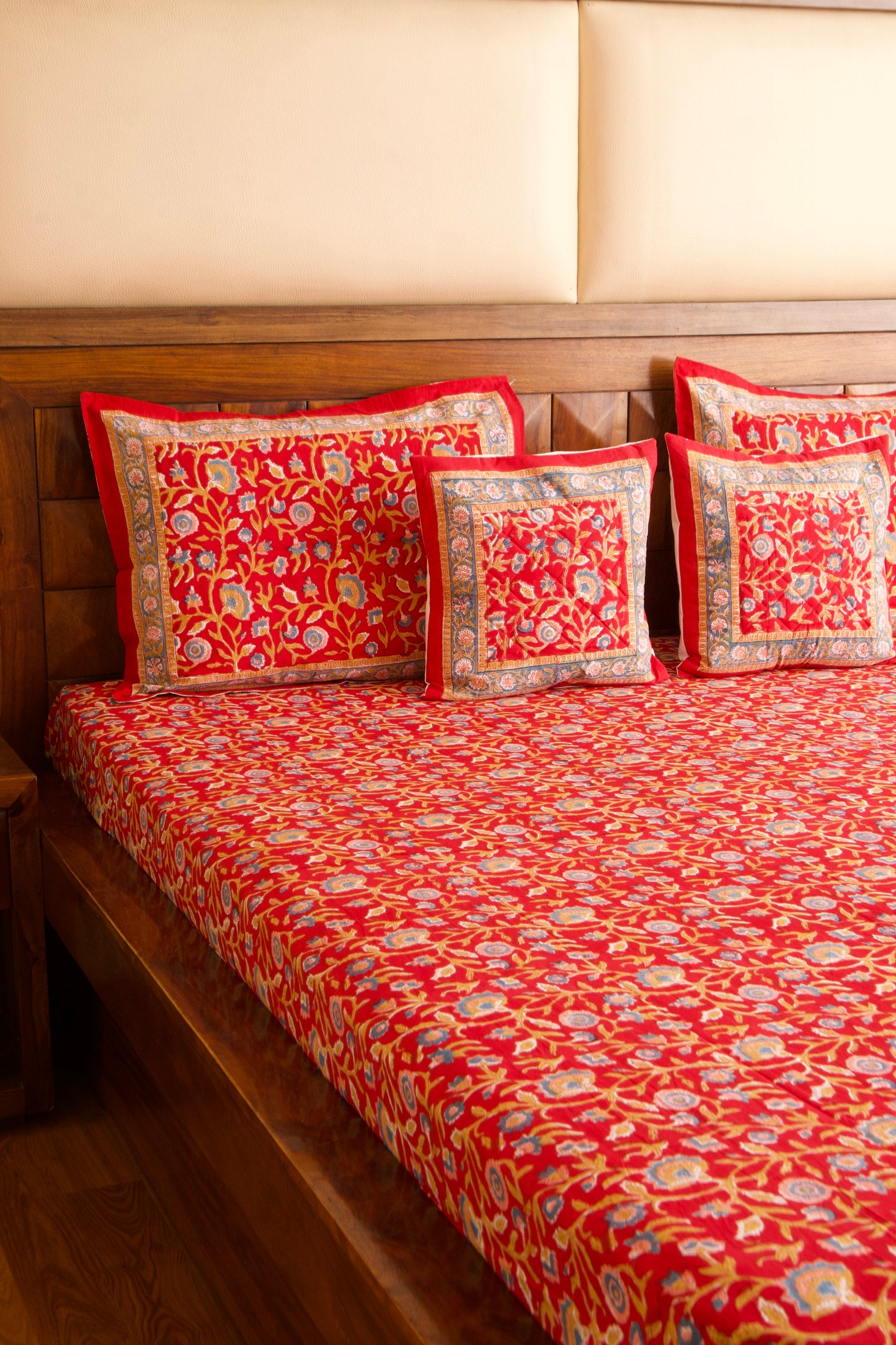 Shalimar Bedsheet & Dohar Set