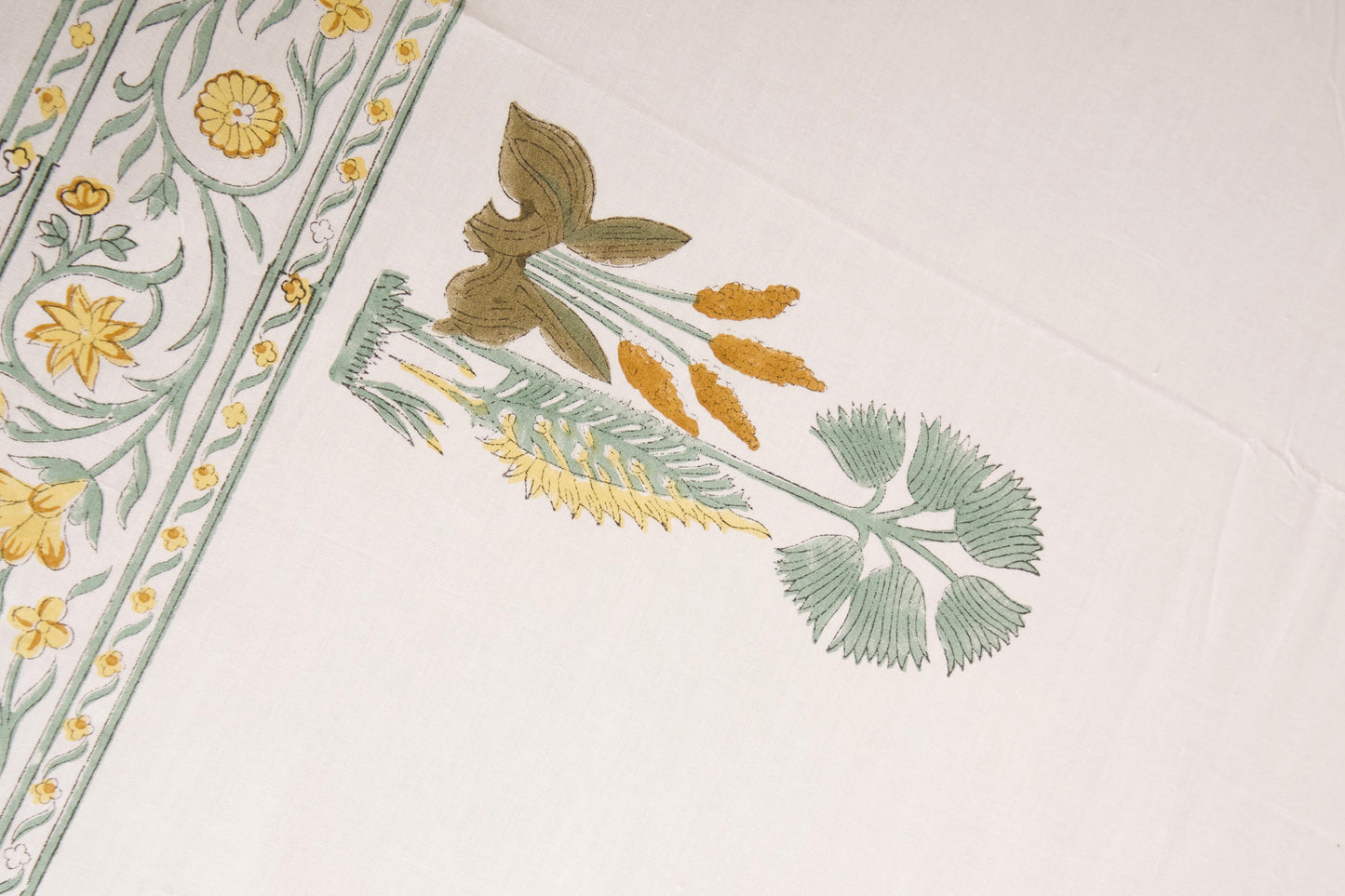 Dessert Guldasta Bedsheet & Dohar Set