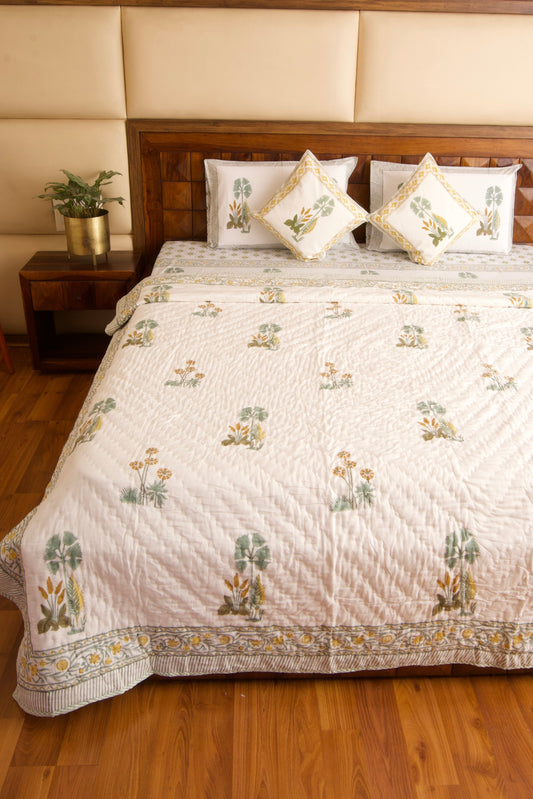 Dessert Guldasta Bedsheet & Quilt Set