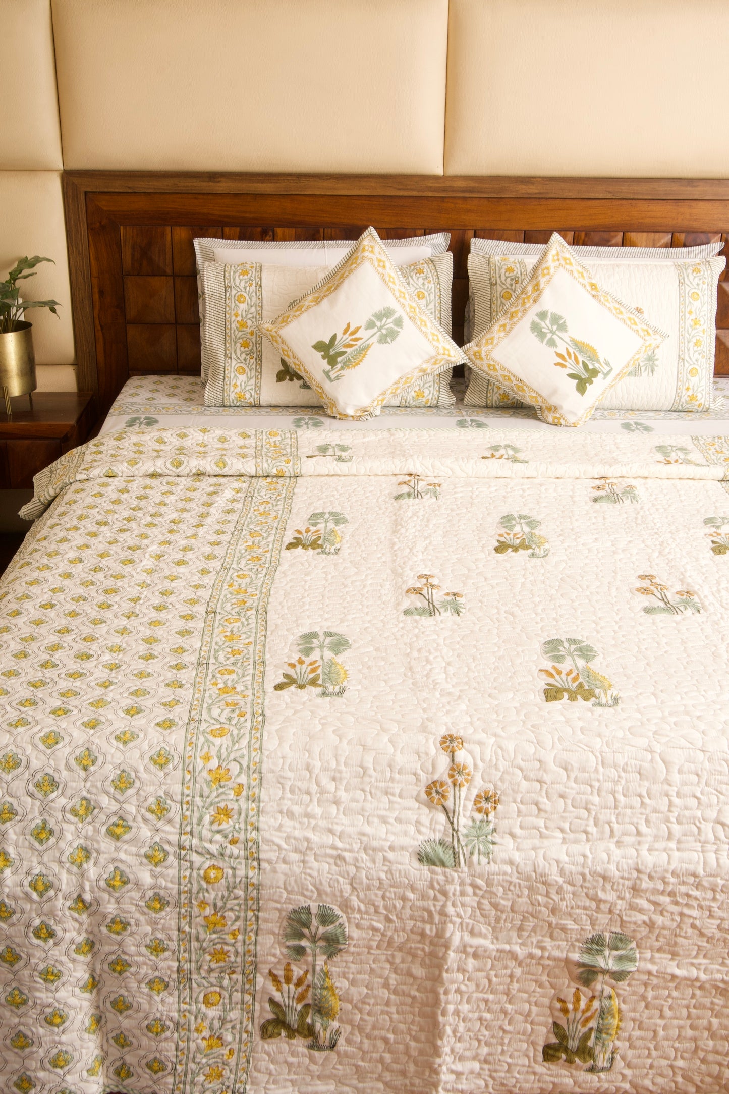 Dessert Guldasta Bedsheet & Bedcover Set