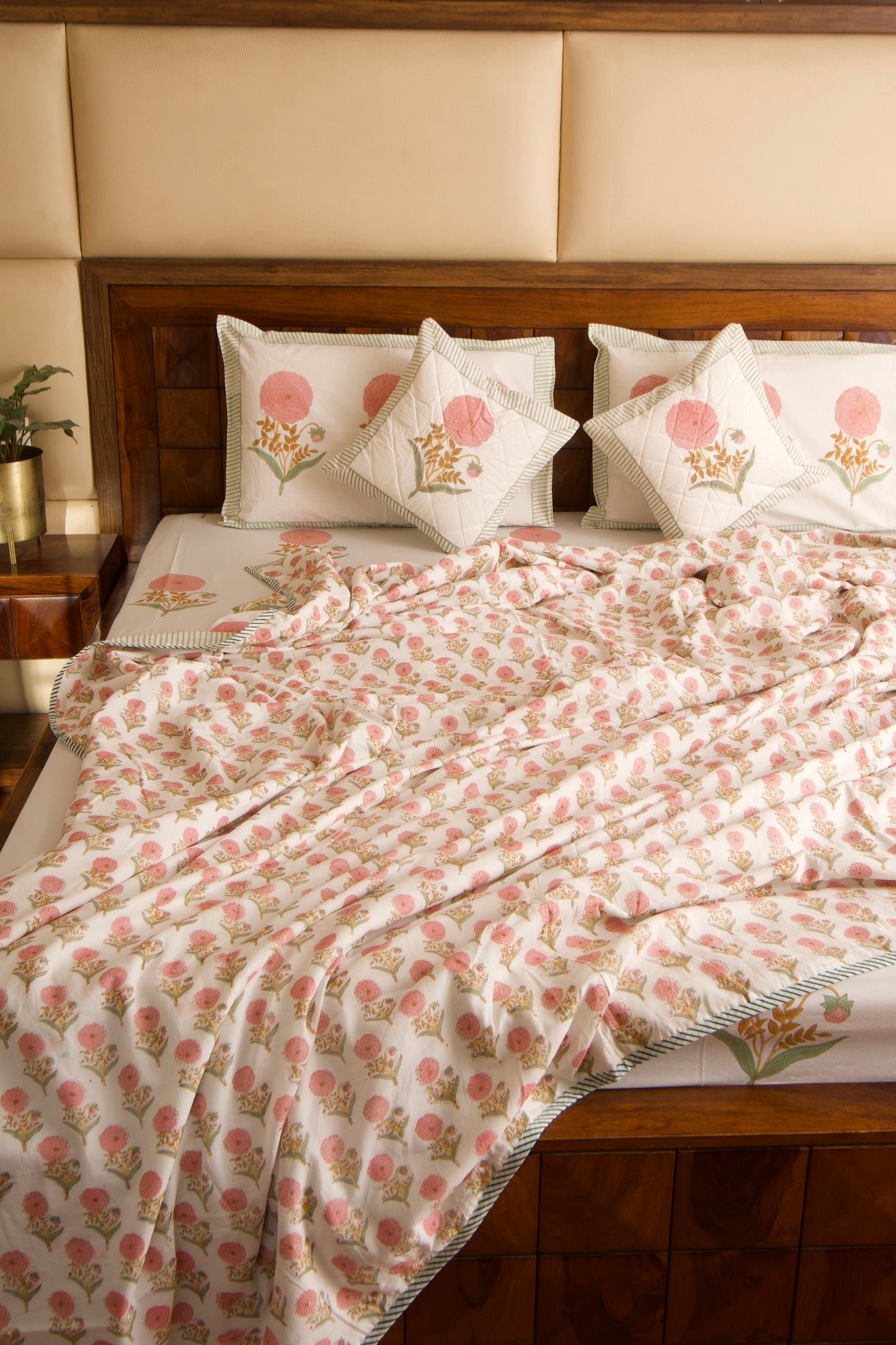 Pink Marigold Bedsheet & Dohar Set