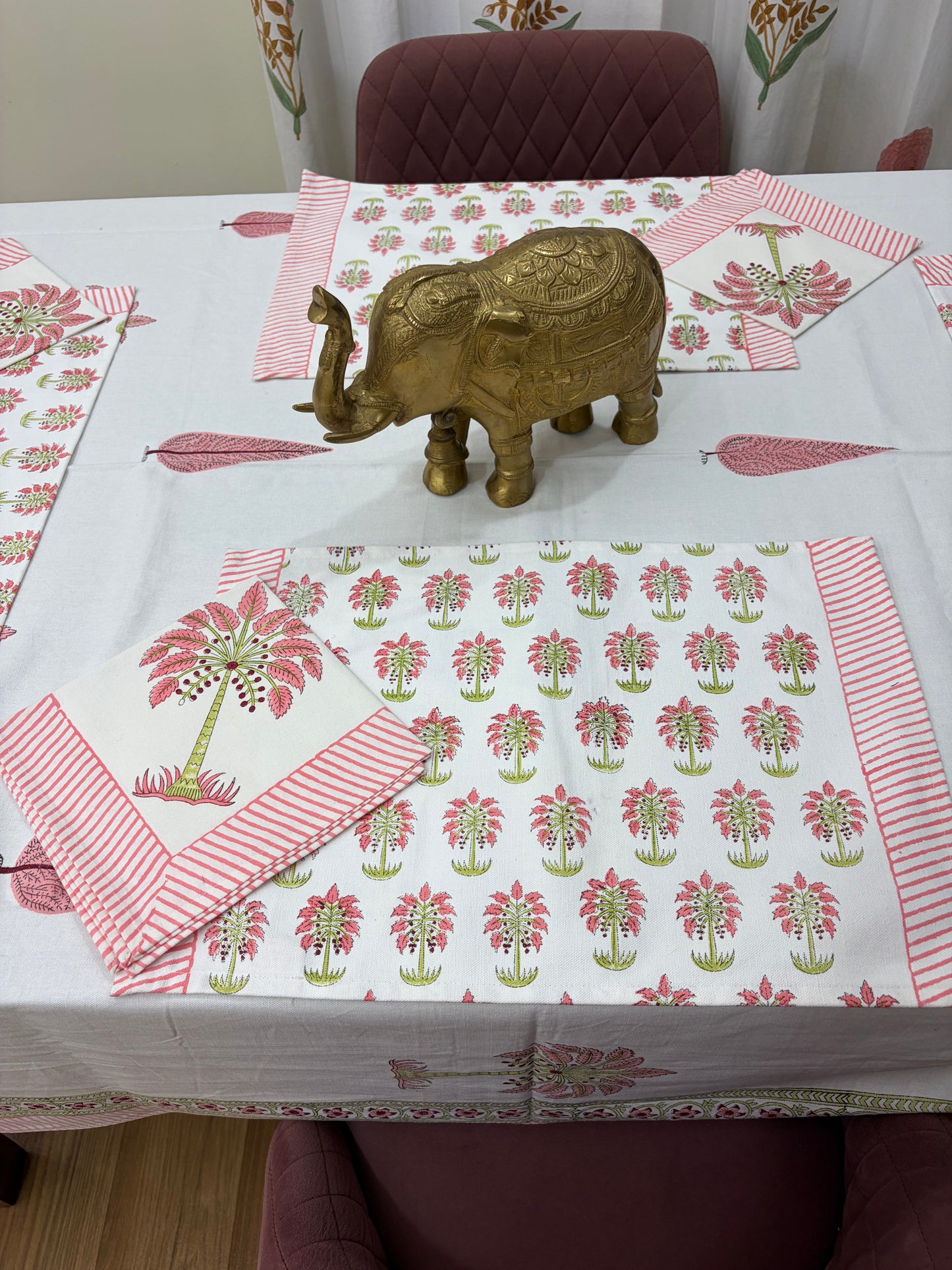 Gulaab Khajuri Table Cover, Mat & Napkin Set