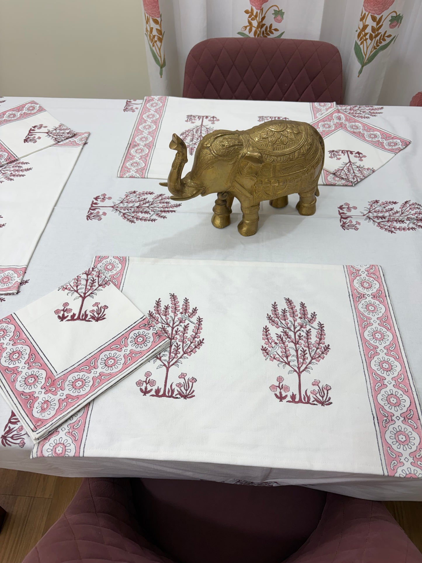 Rose Pink Parrot Table Cover, Mat & Napkin Set