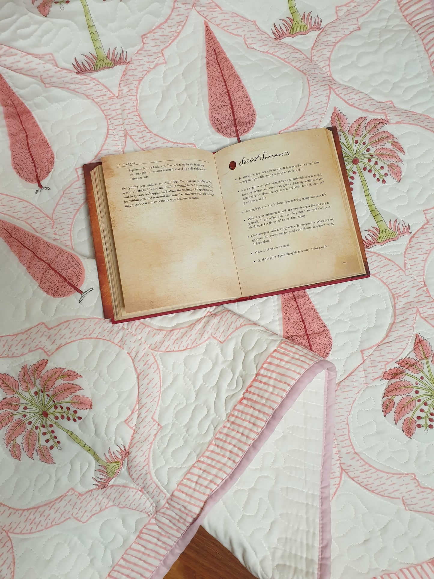 Gulaab Khajuri Quilted Bedcover