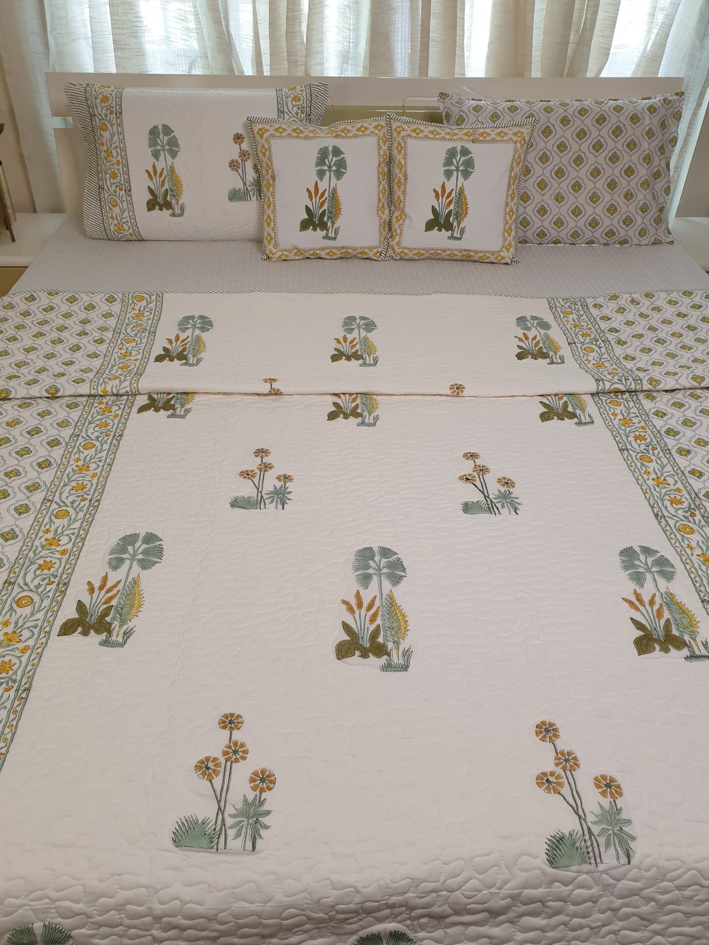 Dessert Guldasta Quilted Bedcover