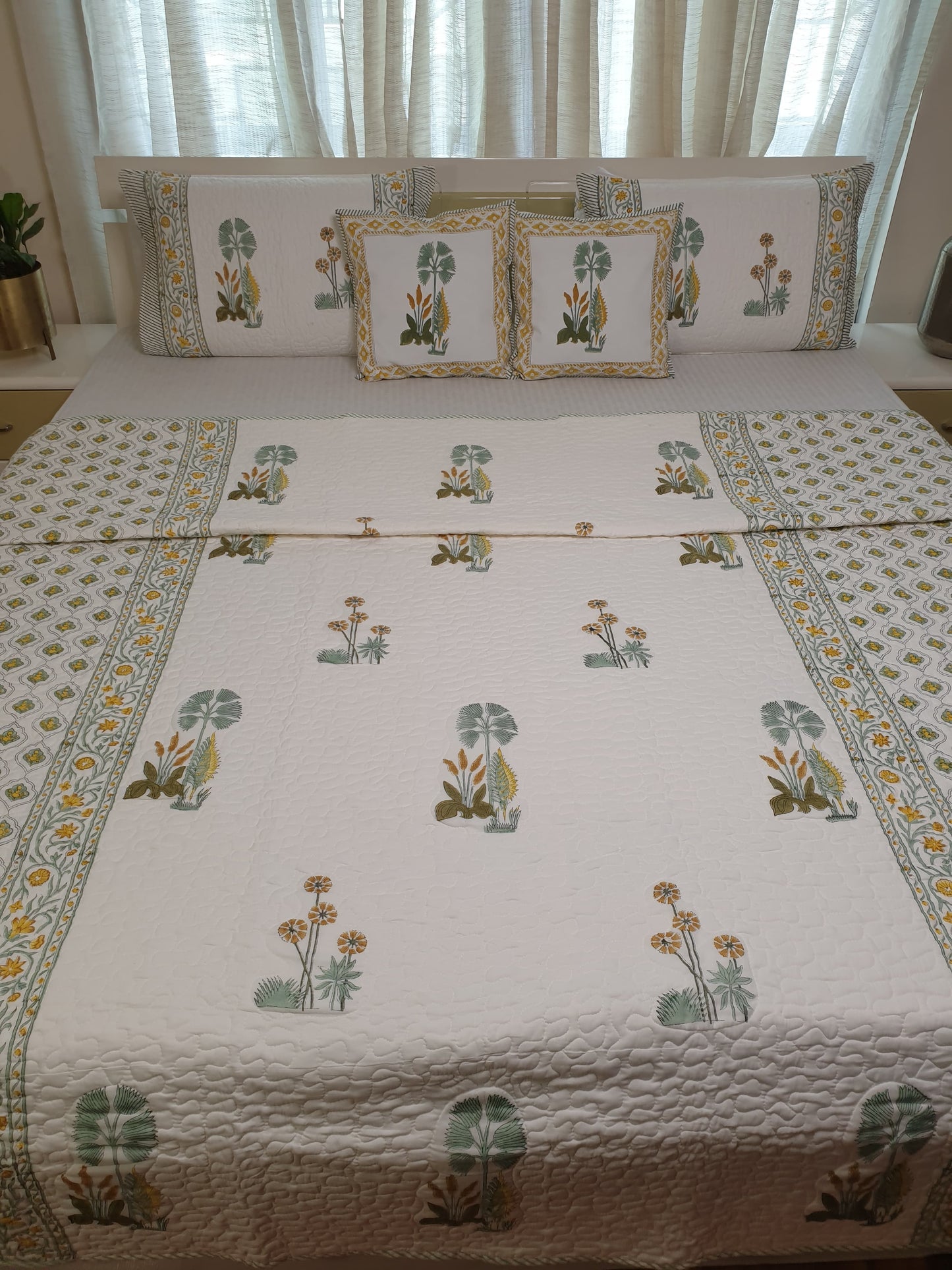 Dessert Guldasta Quilted Bedcover