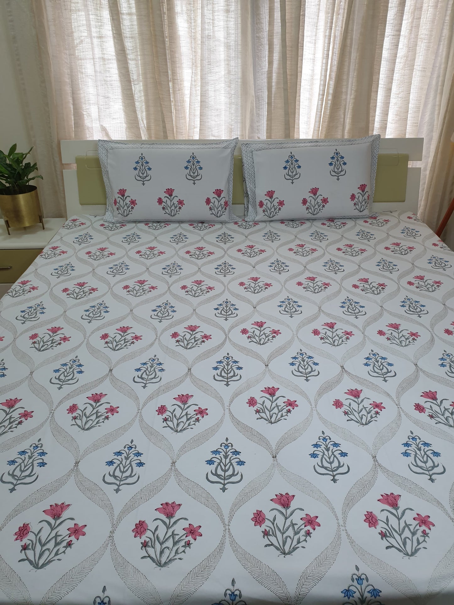 Pink Blue Kaneri Jaal Percale Bedsheet