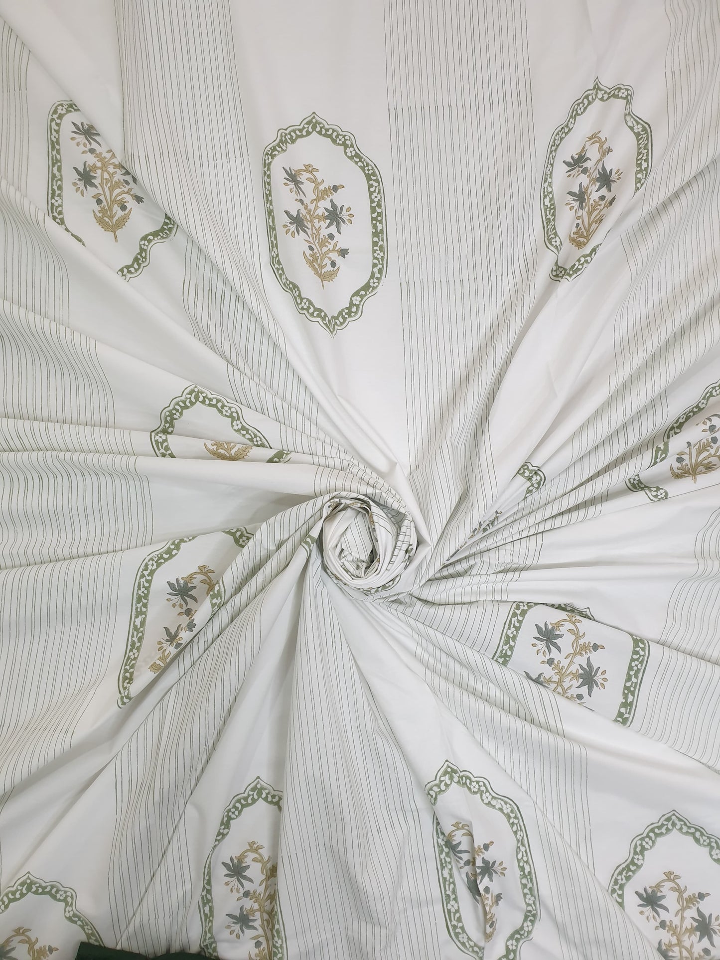 Green Jasmine Mirror Percale Bedsheet