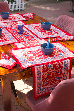 Table Runner, Mat & Napkin Set