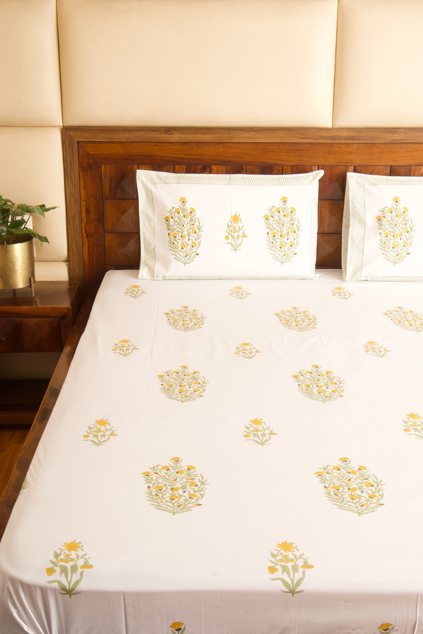 Peeli Peeli Sarson Phule Bedsheet & Reversible Bedcover Set- King
