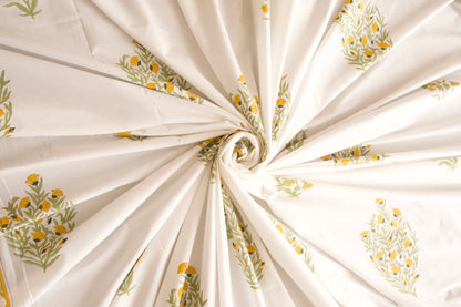 Peeli Peeli Sarson Phule Bedsheet & Reversible Bedcover Set- King