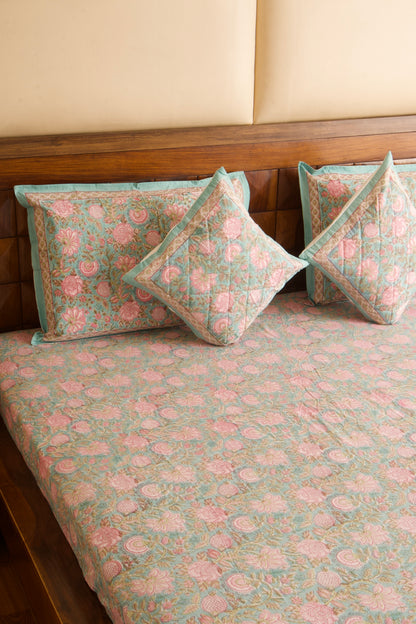 Dessert Guldasta Bedsheet & Quilt Set