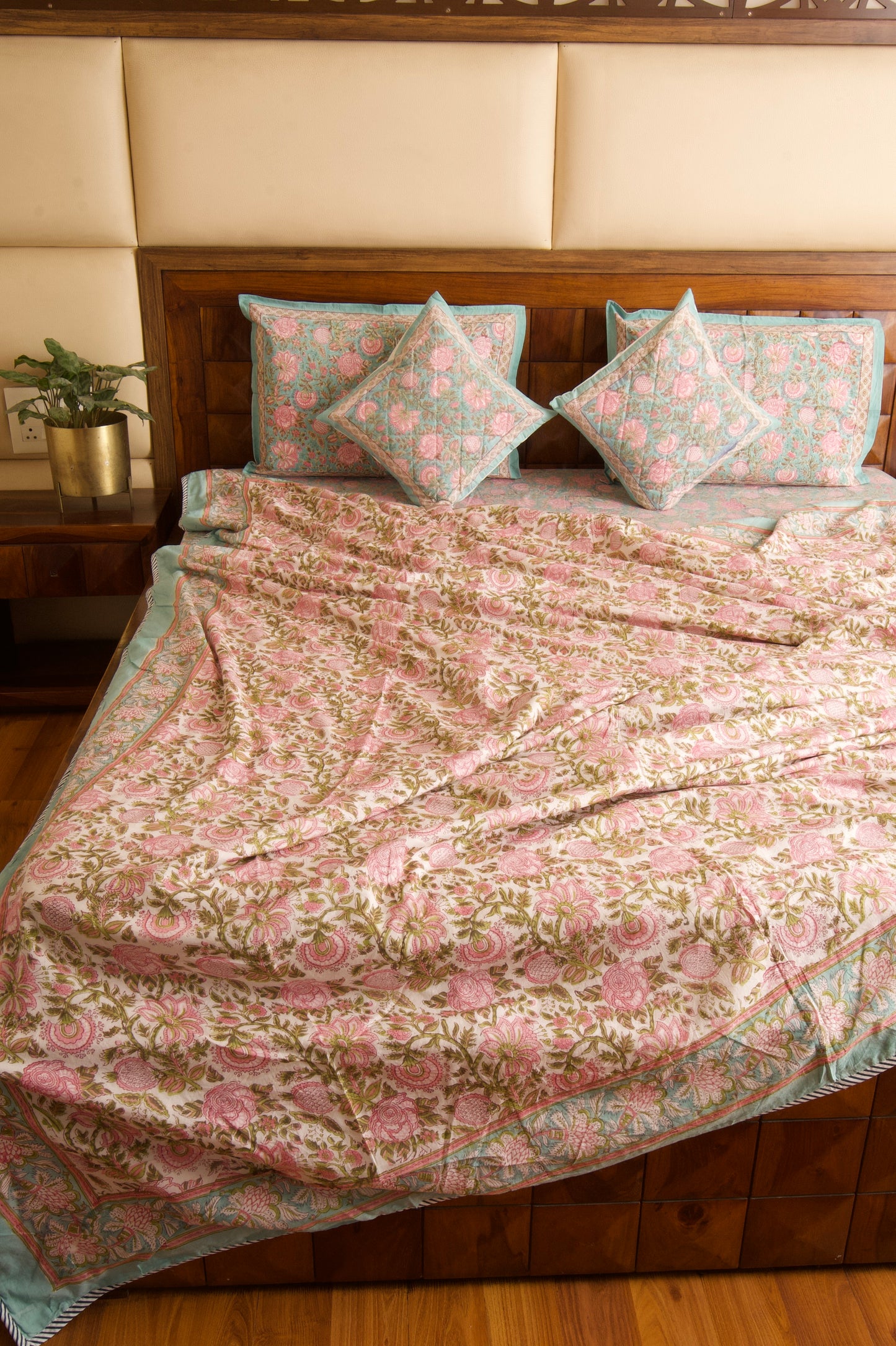 Organic Mulmul Cotton Dohar AC Blanket - Kaliyon Ka Chaman