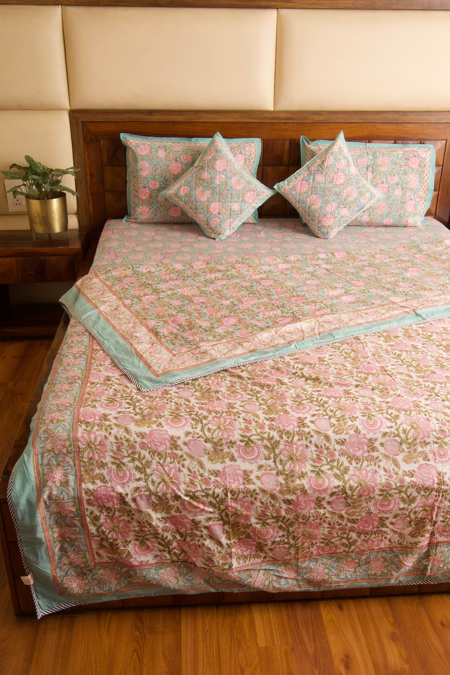Organic Mulmul Cotton Dohar AC Blanket - Kaliyon Ka Chaman