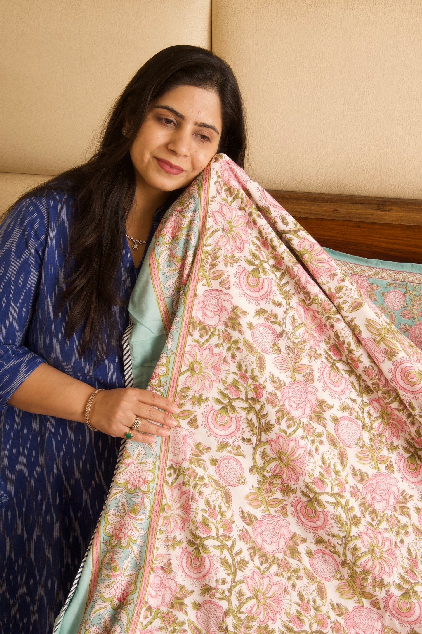 Kaliyon Ka Chaman Bedsheet & Dohar Set