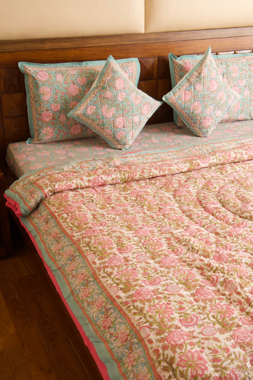 Kaliyon Ka Chaman Bedsheet & Quilt Set