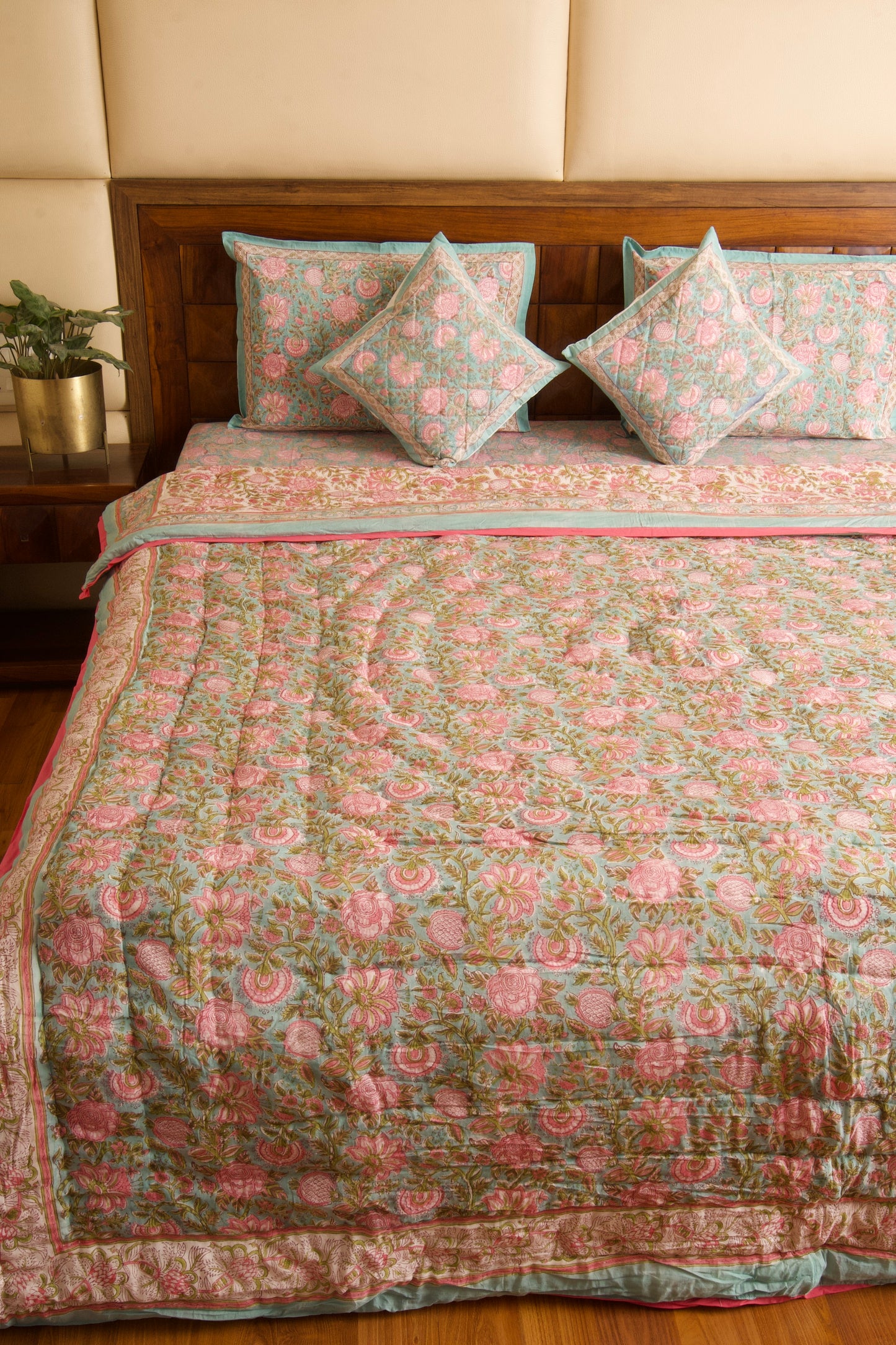 Kaliyon Ka Chaman Reversible Mulmul Cotton Quilt-King Size