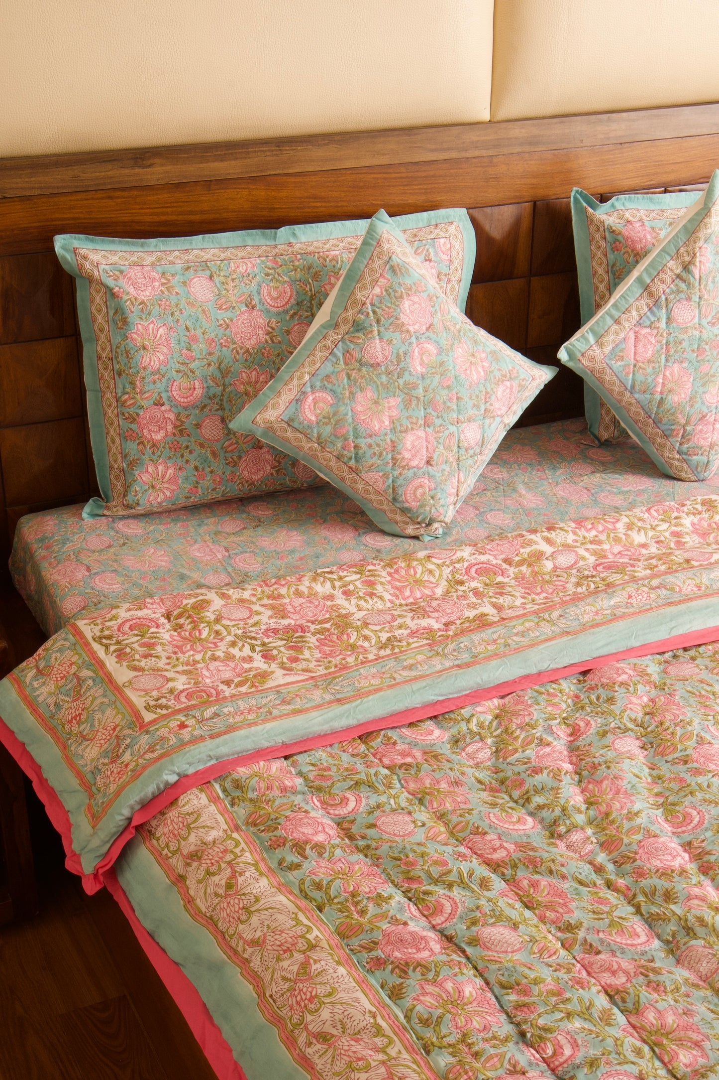 Kaliyon Ka Chaman Reversible Mulmul Cotton Quilt-King Size