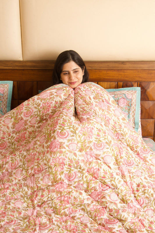 Kaliyon Ka Chaman Reversible Mulmul Cotton Quilt-King Size