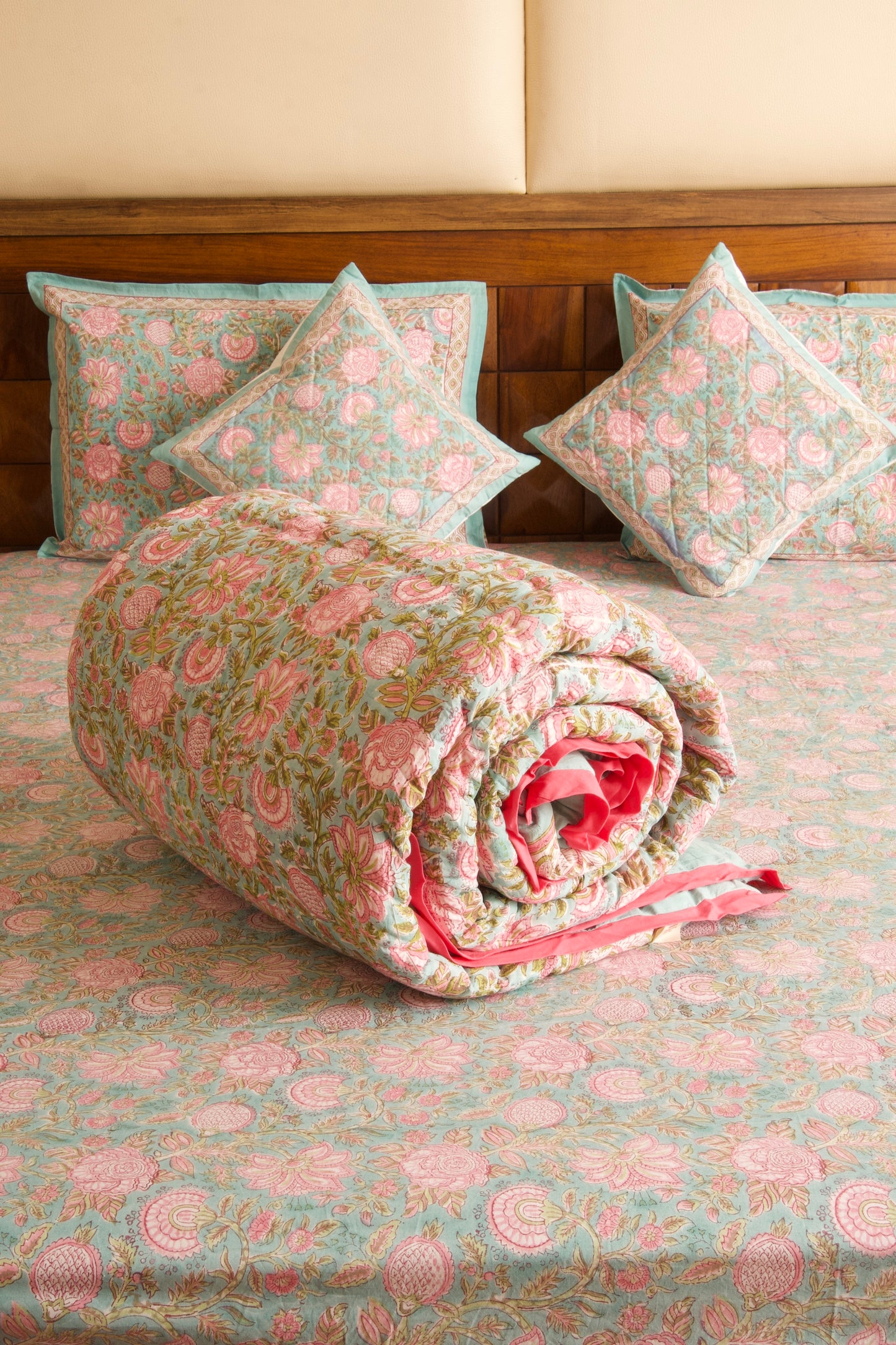 Kaliyon Ka Chaman Reversible Mulmul Cotton Quilt-King Size