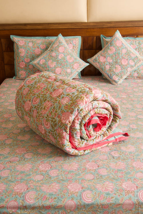 Kaliyon Ka Chaman Bedsheet & Quilt Set
