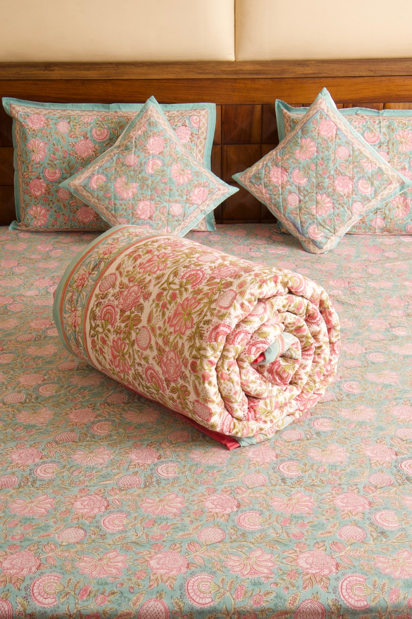 Kaliyon Ka Chaman Reversible Mulmul Cotton Quilt-King Size