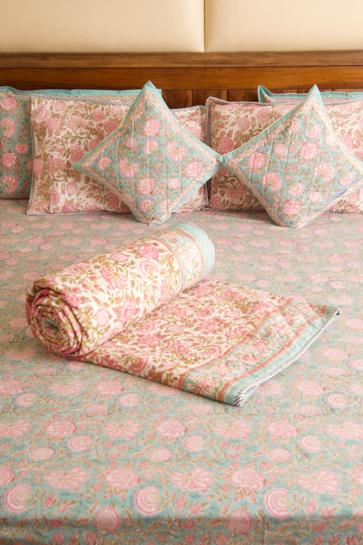 Kaliyon ka Chaman Reversible Quilted Bedcover