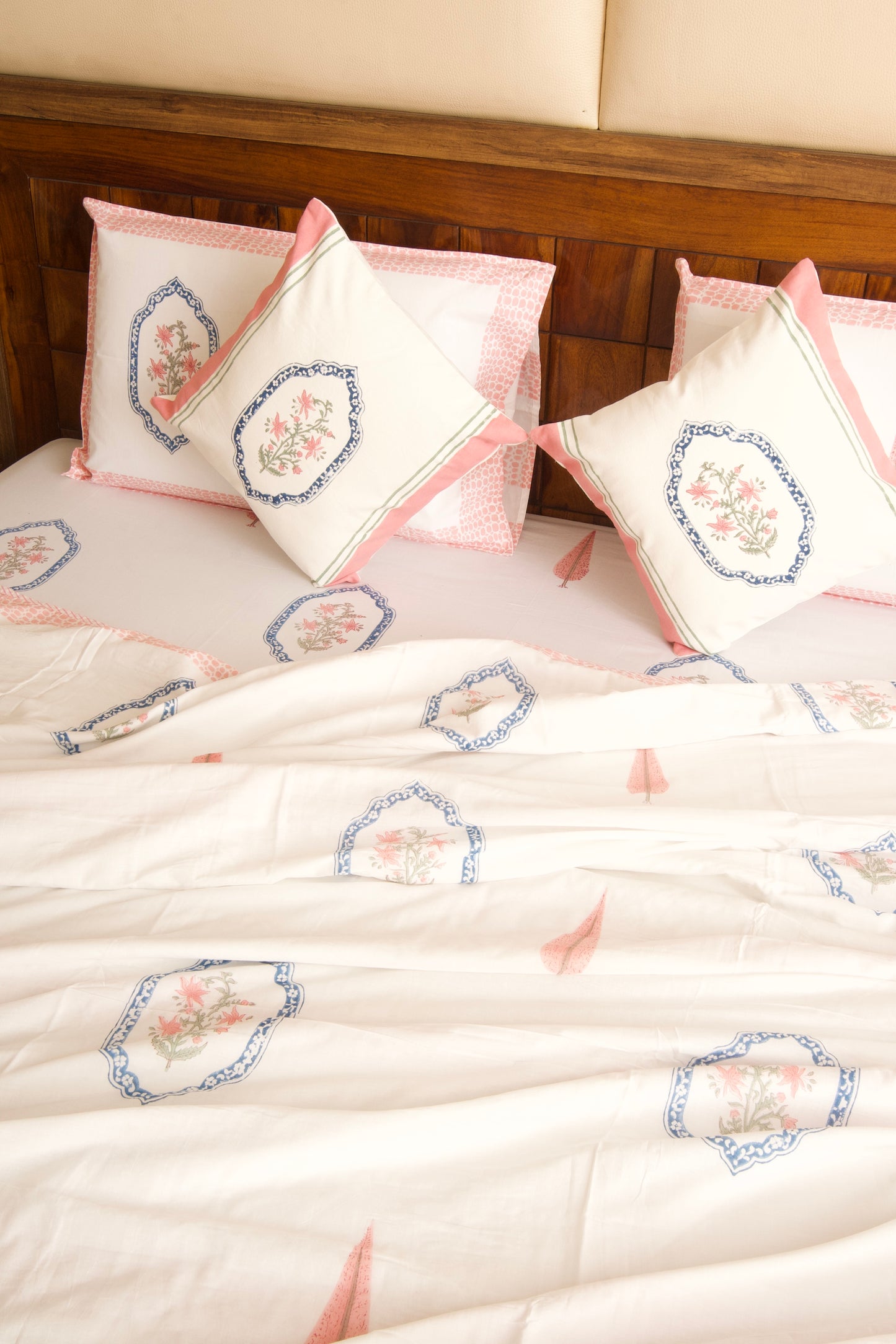 Pink Blue Jasmine Mirror Bedsheet & Dohar Set