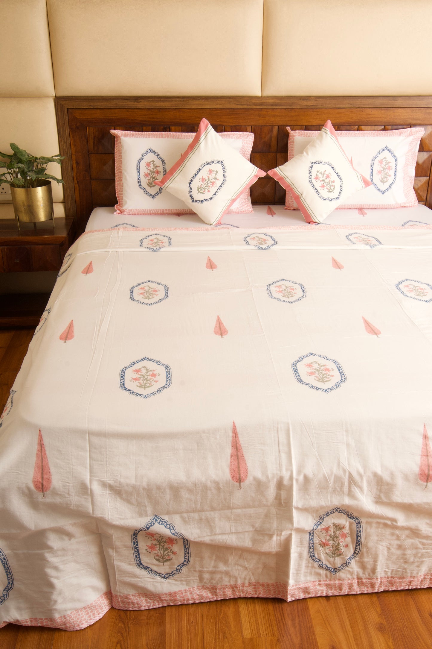 Pink Blue Jasmine Mirror Bedsheet & Dohar Set