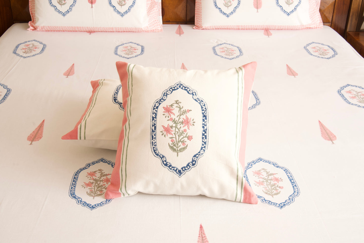 Pink Blue Jasmine Mirror Bedsheet & Bedcover Set