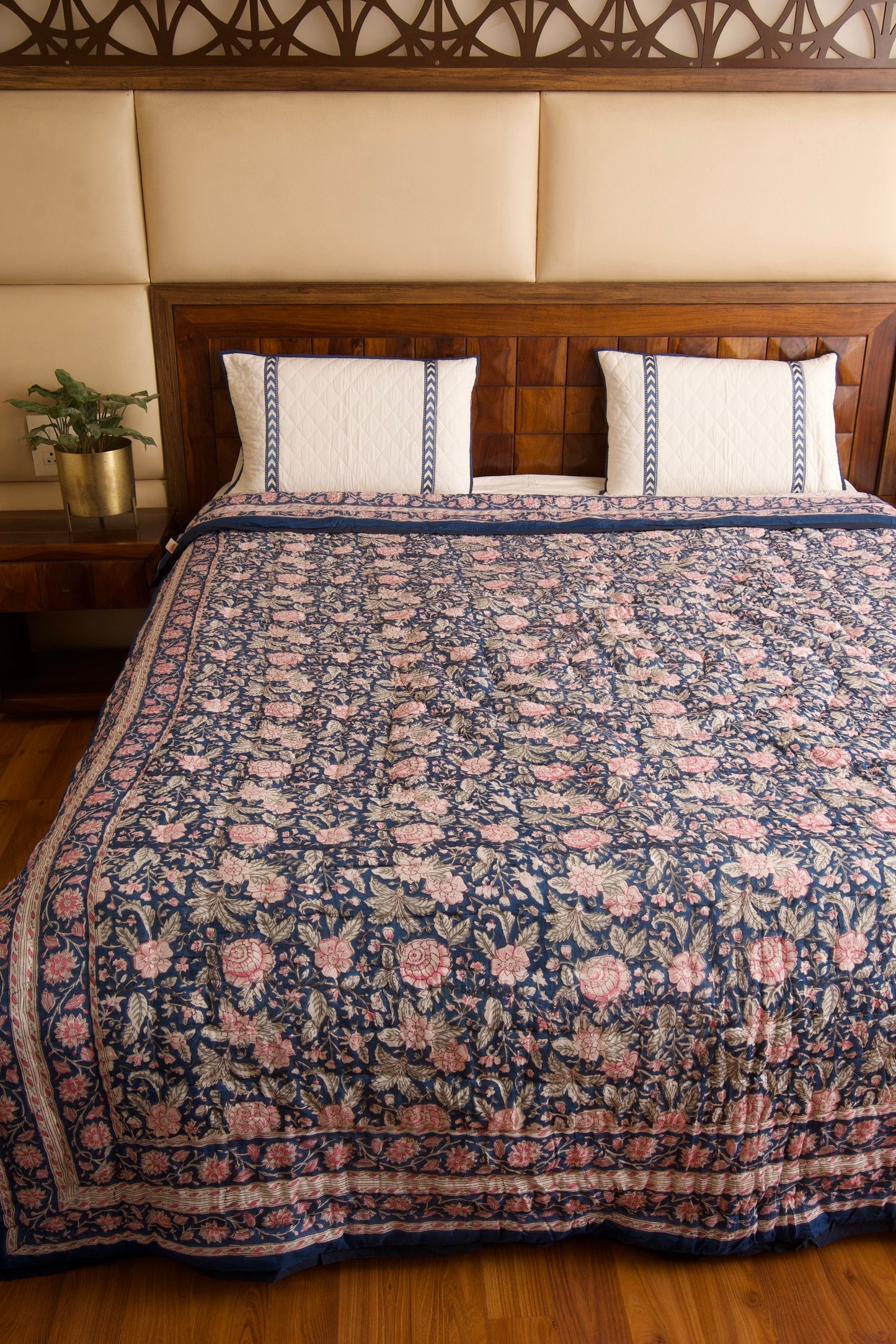 Neel Gulaab Reversible Mulmul Cotton Quilt