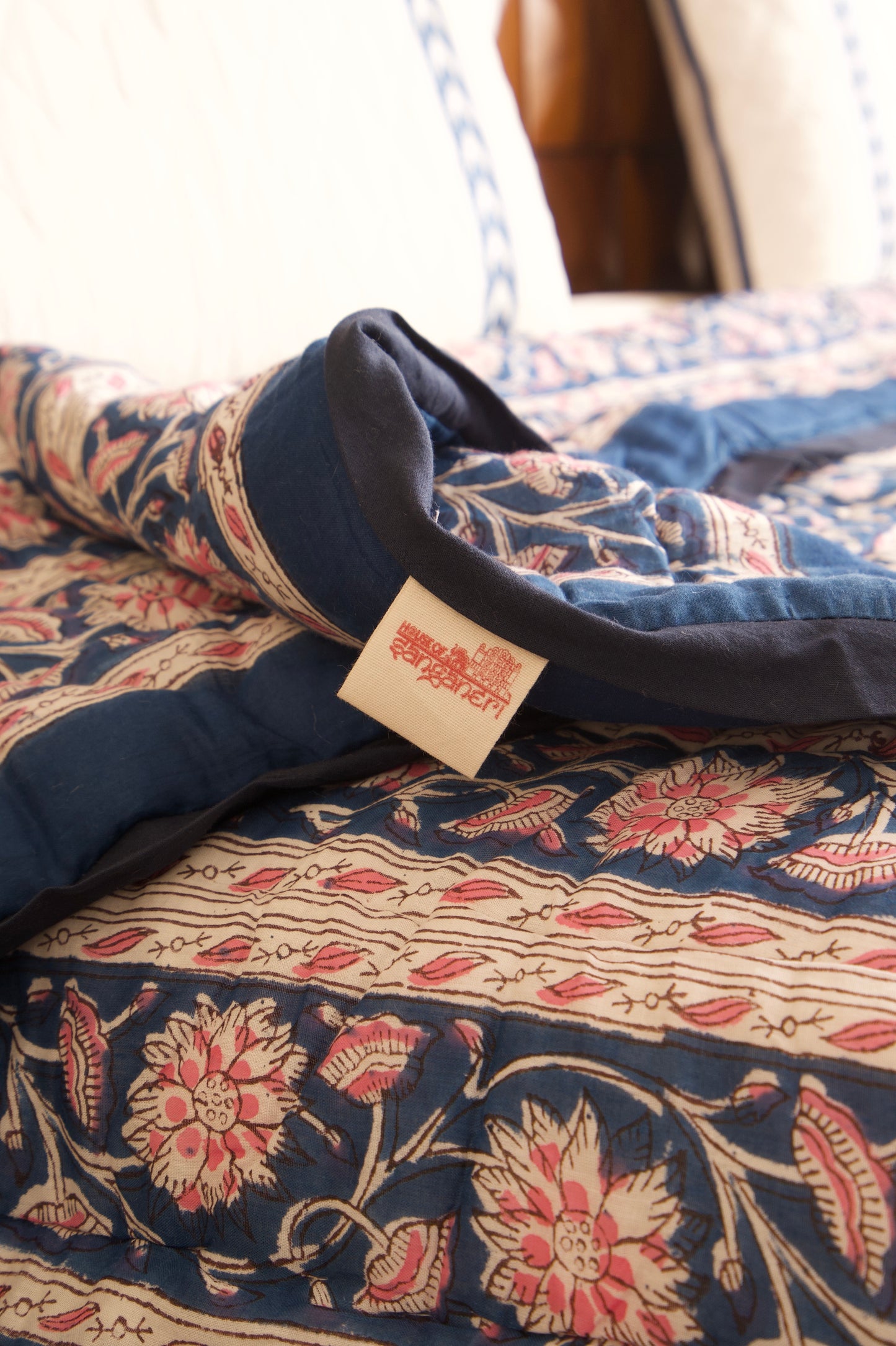 Neel Gulab Bedsheet & Quilt Set