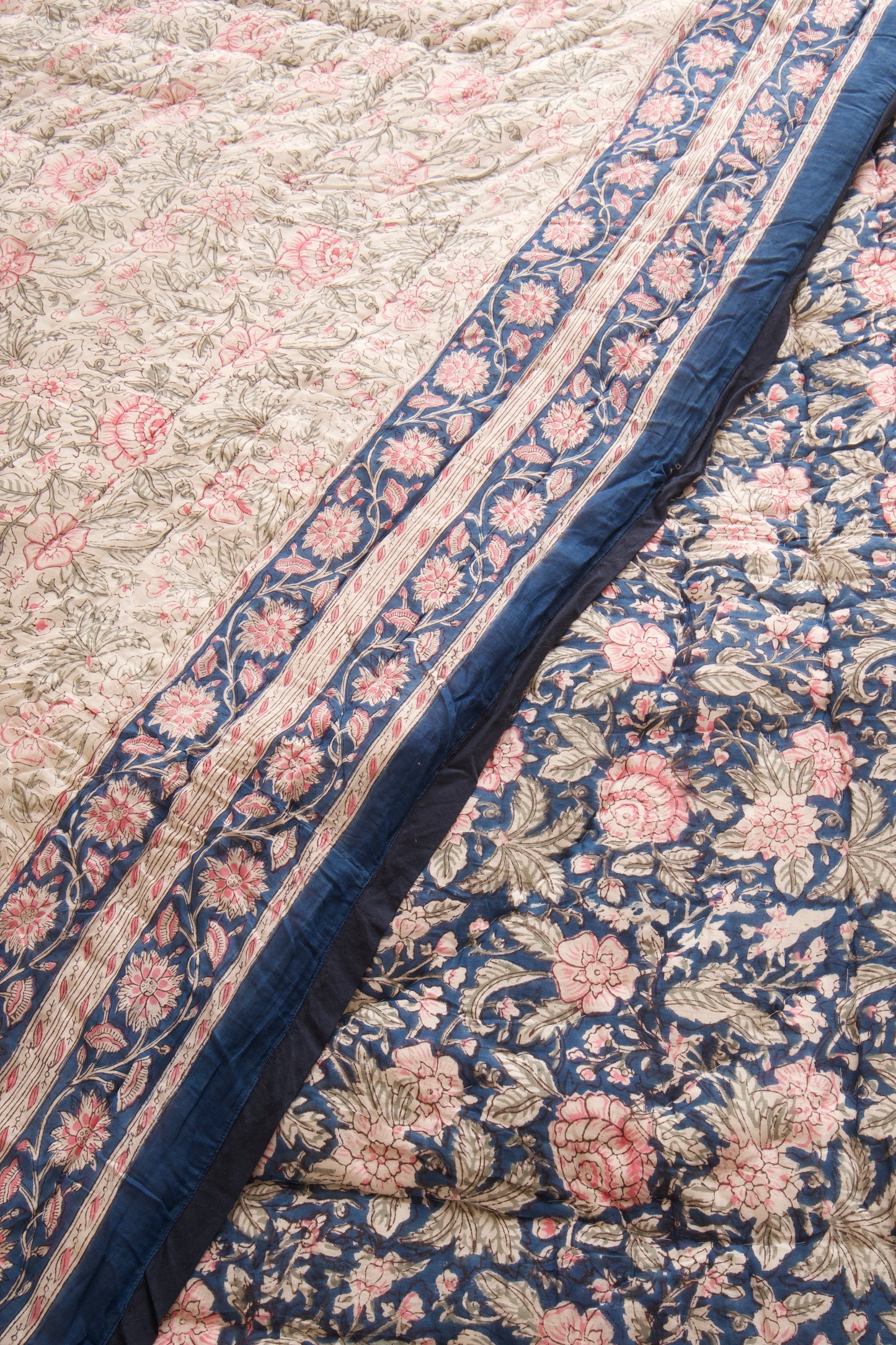 Neel Gulab Bedsheet & Quilt Set