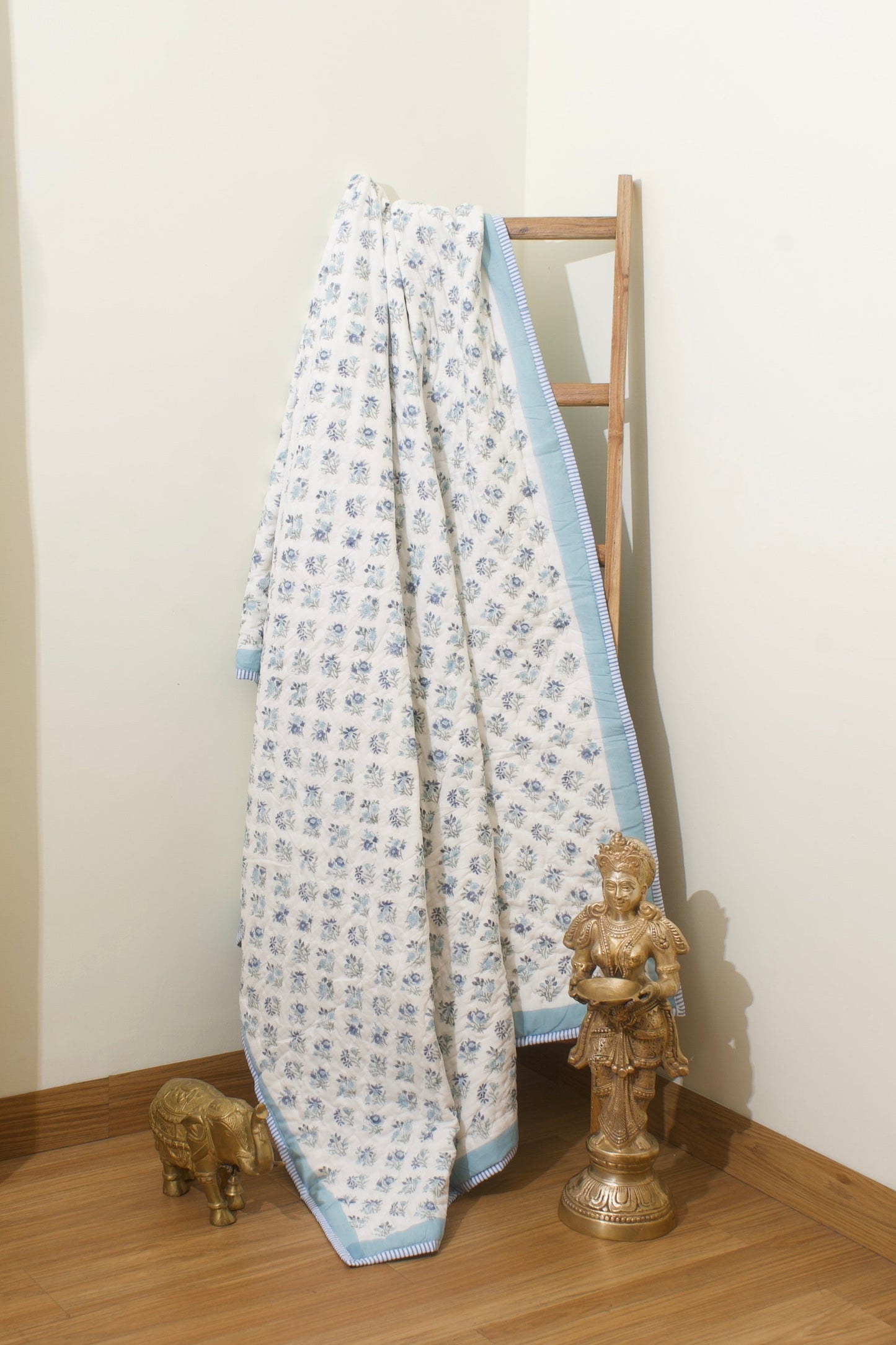 Anokha Chota Buta Reversible Mulmul Cotton Quilt-King Size