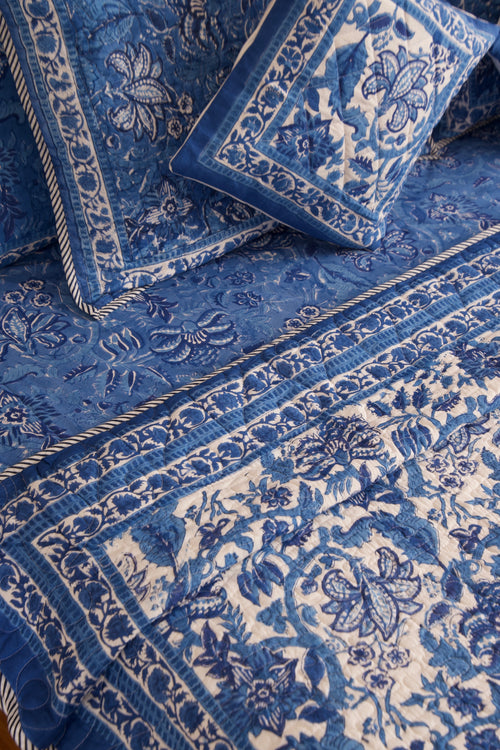 Blue Pottery Bedsheet & Quilt Set