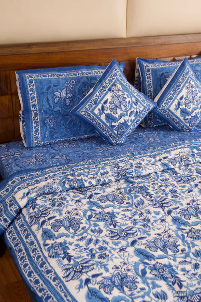 Blue Pottery Bedsheet & Quilt Set