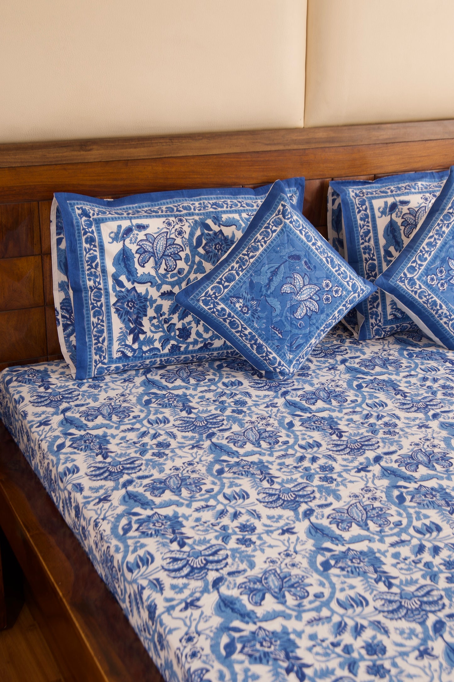 Blue Pottery-White Percale Cotton Bedsheet