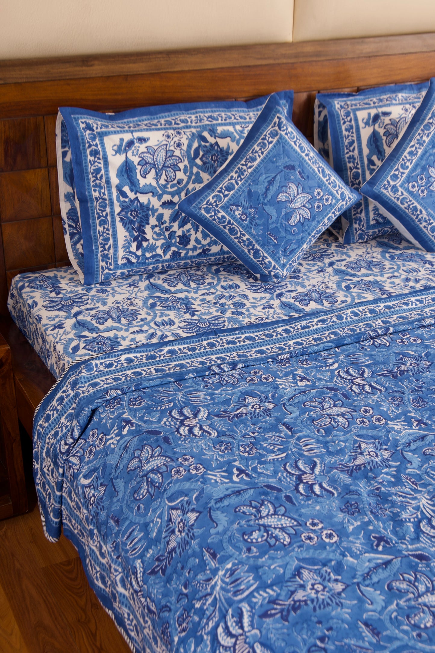 Blue Pottery- White Bedsheet & Dohar Set