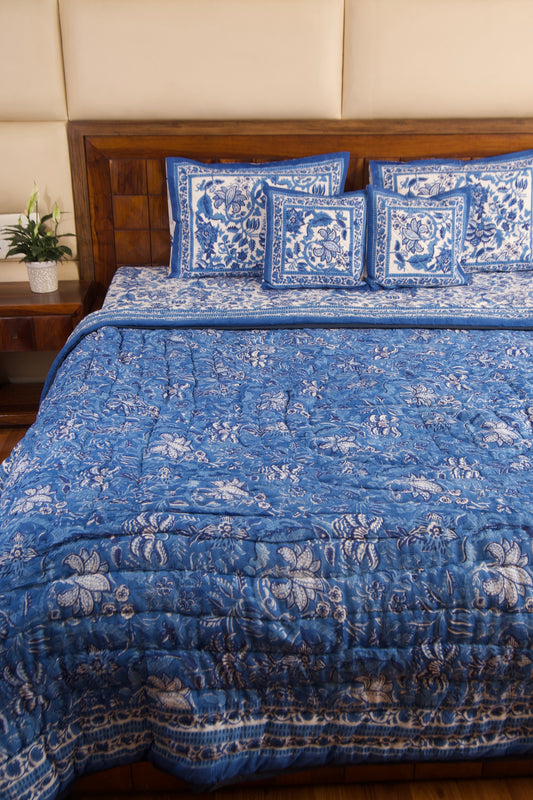 Blue Pottery- White Bedsheet & Quilt Set