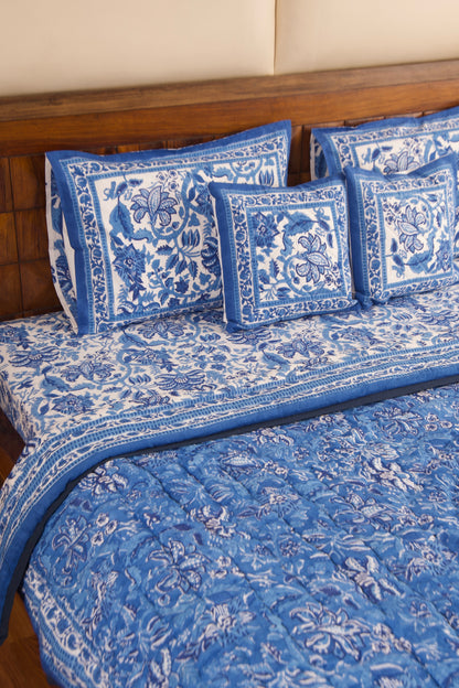 Blue Pottery- White Bedsheet & Quilt Set